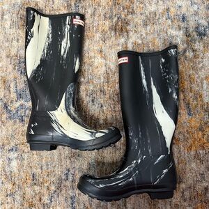 Hunter Monochrome Swirl Rain Boots
